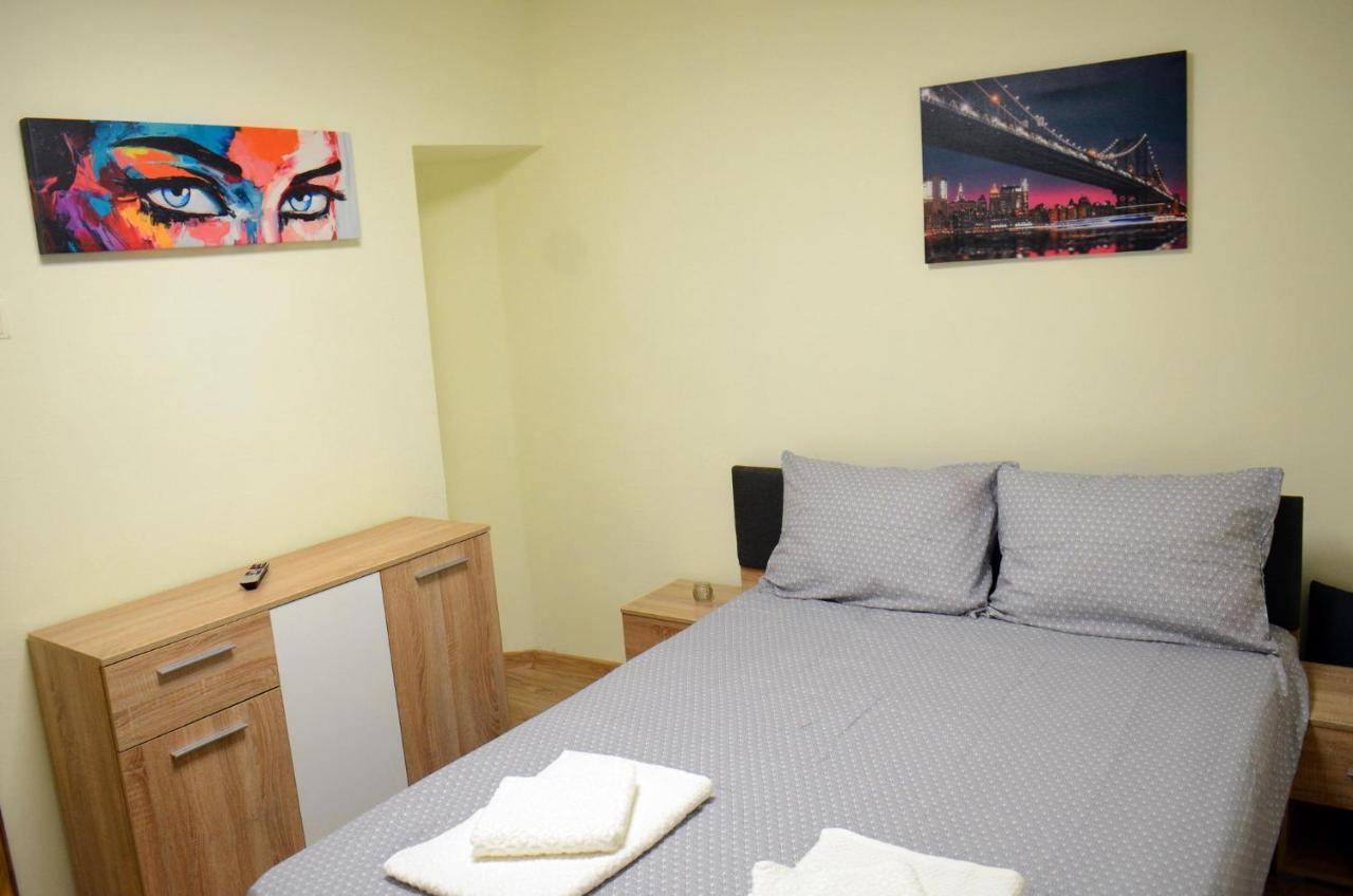 Private Apartment In The City Centre. Oradea Dış mekan fotoğraf